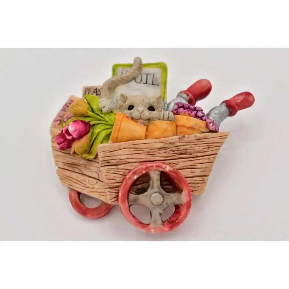 Vintage Garden Mouse Pin Brooch Wagon Cute Tone Gardening Flower 1980s BinB